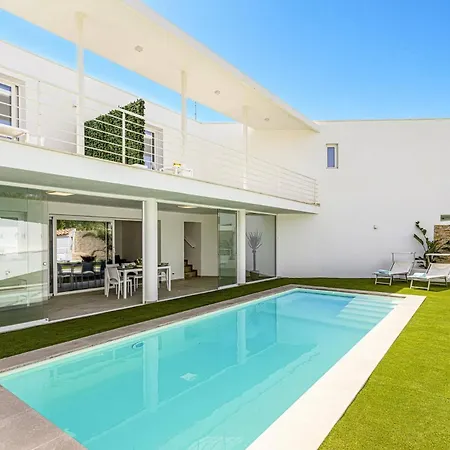 Villa Laire By *